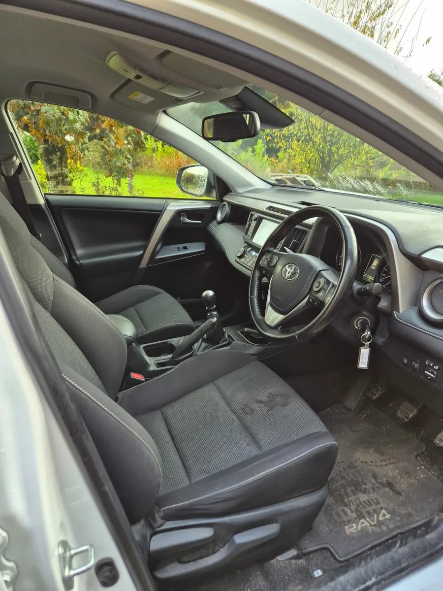 Toyota RAV4 2018 - Image 2