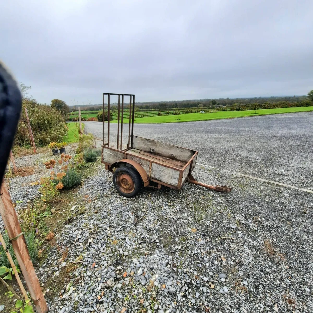 Trailer - Image 2