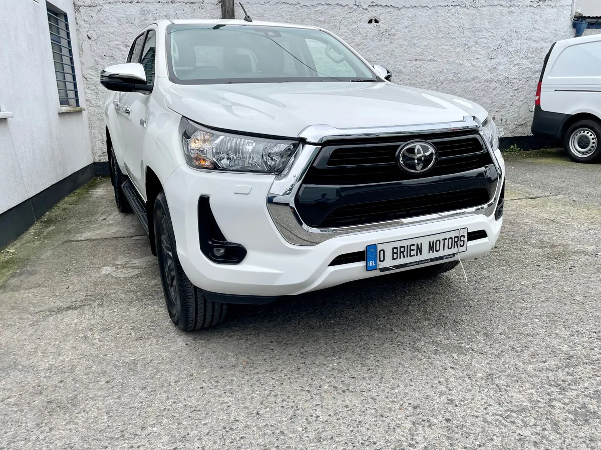 Toyota Hilux Icon 2.4D4D 150BHP Manual 4WD,2021 - Image 1