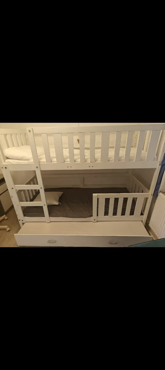 Bunk bed - Image 1