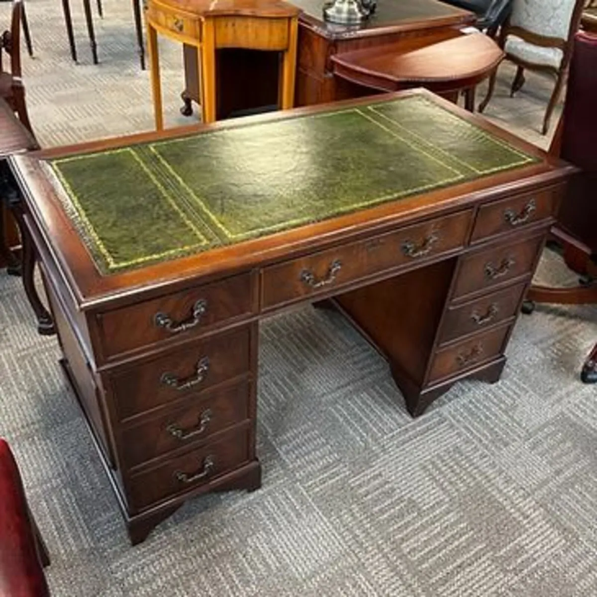 Mahogany flamed green leather top twin pedestal wr