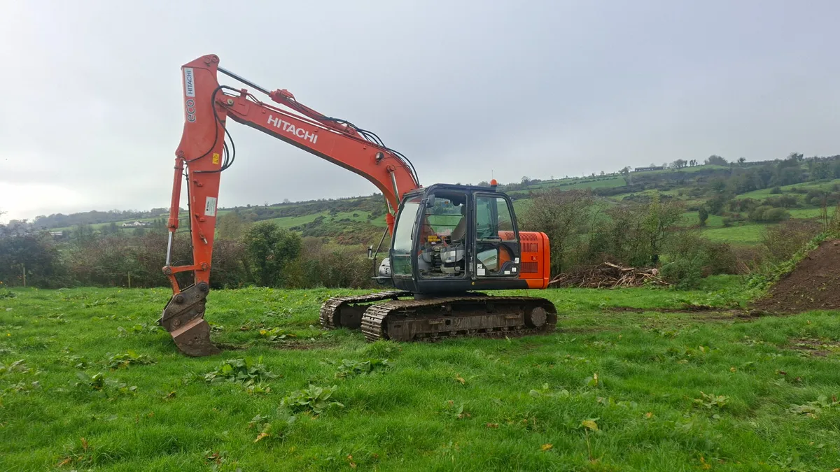 2015 Hitachi 130.5 - Image 1