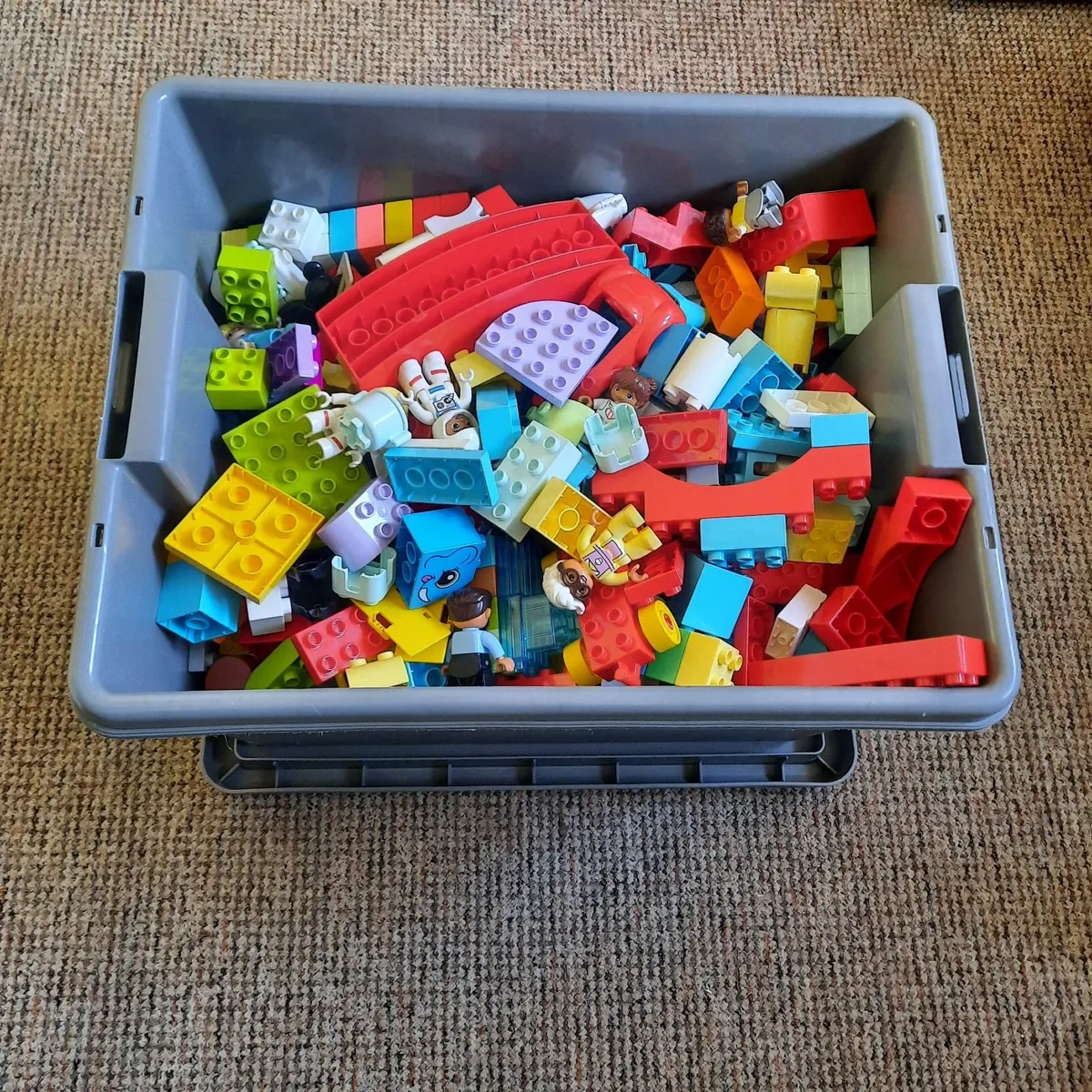 Box of mixed lego duplo - Image 2