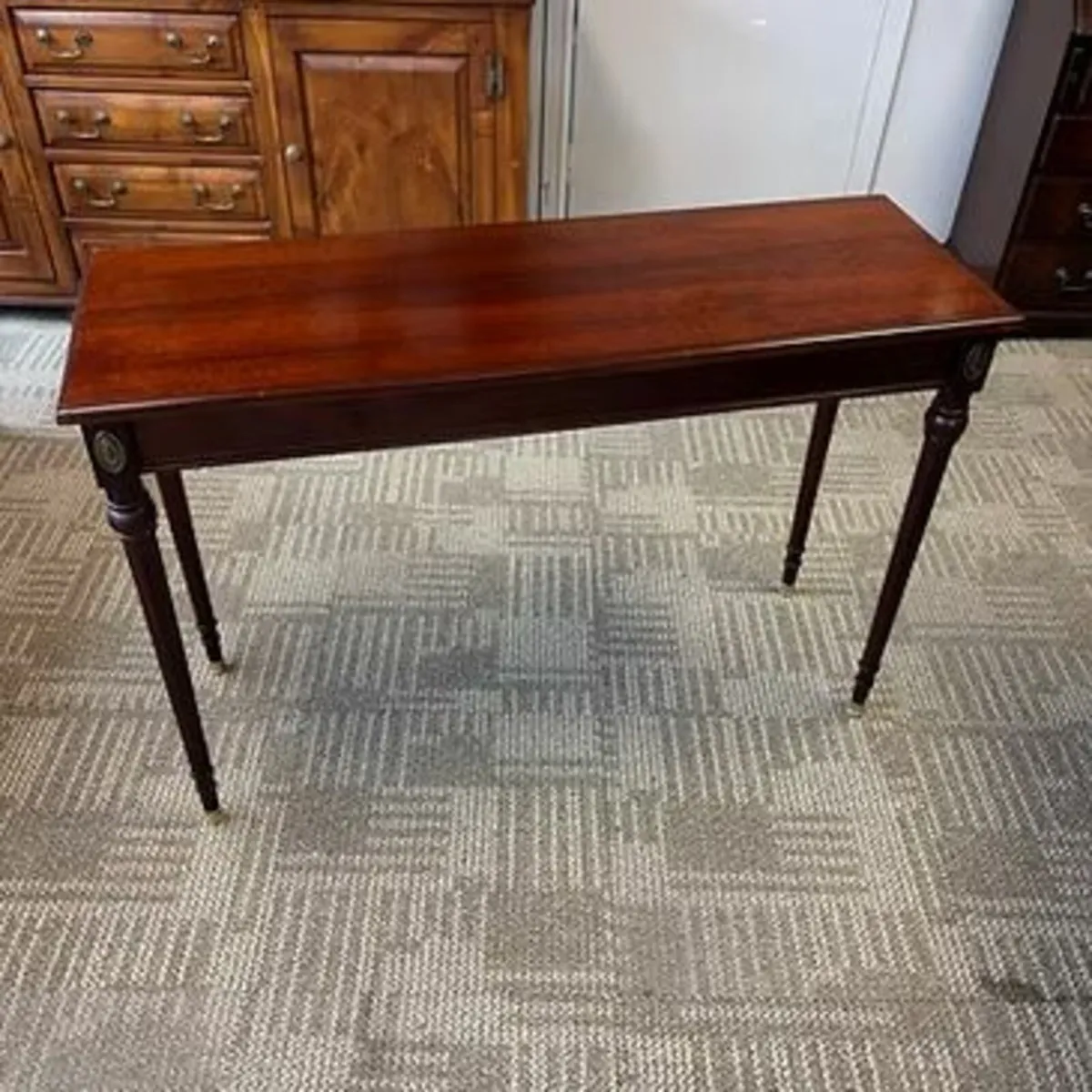 Beautiful regency style mahogany console table wit
