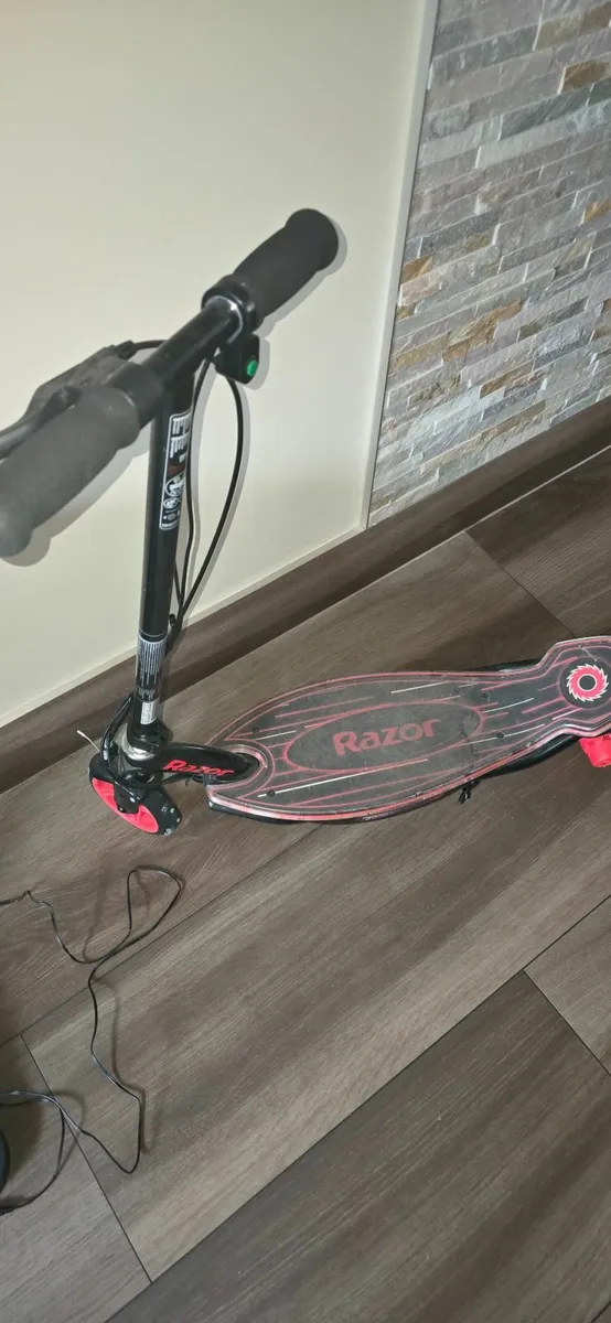 Razor e90 glow power core scooter - Image 4
