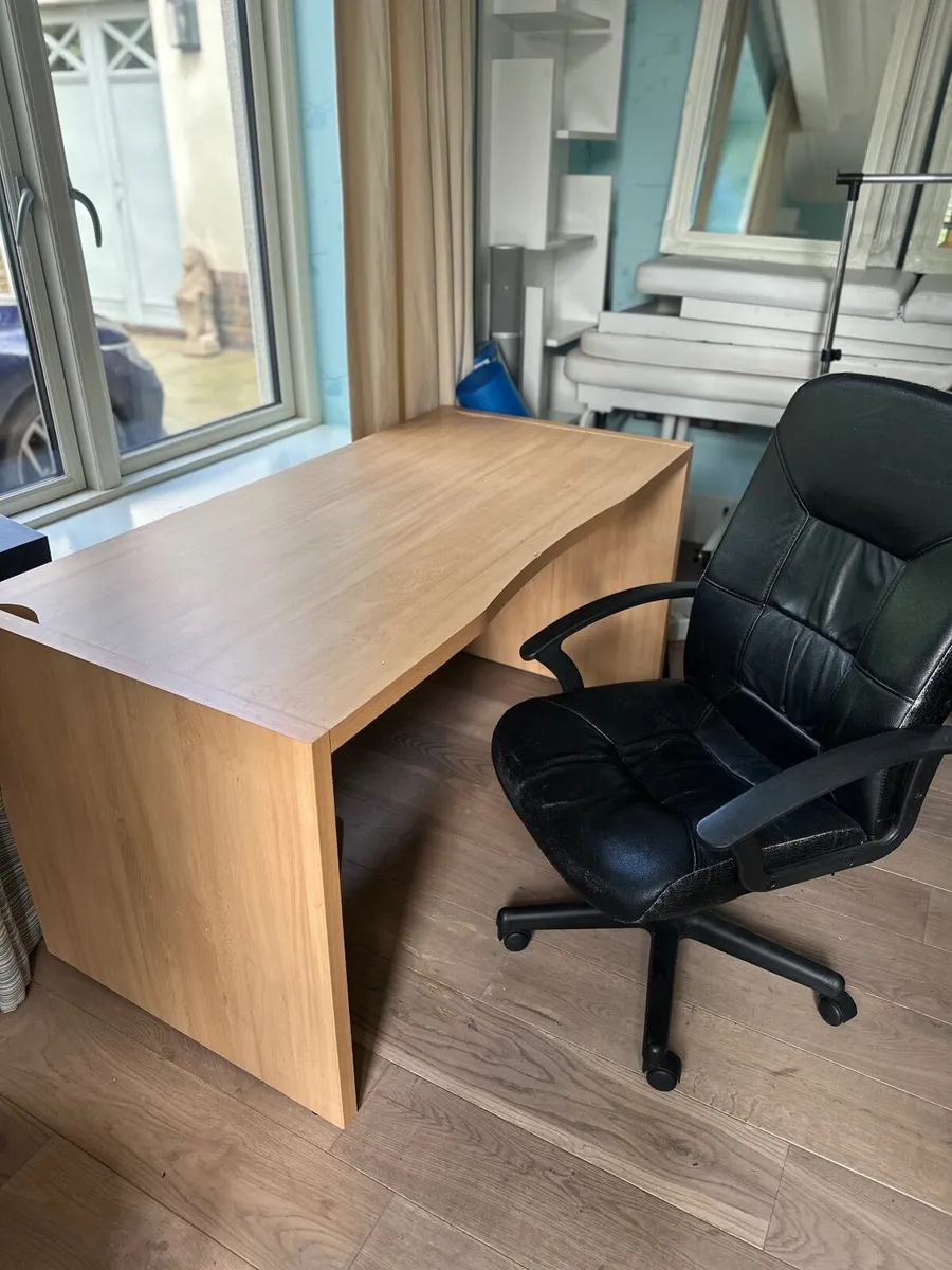 Office desk & chair - Image 1