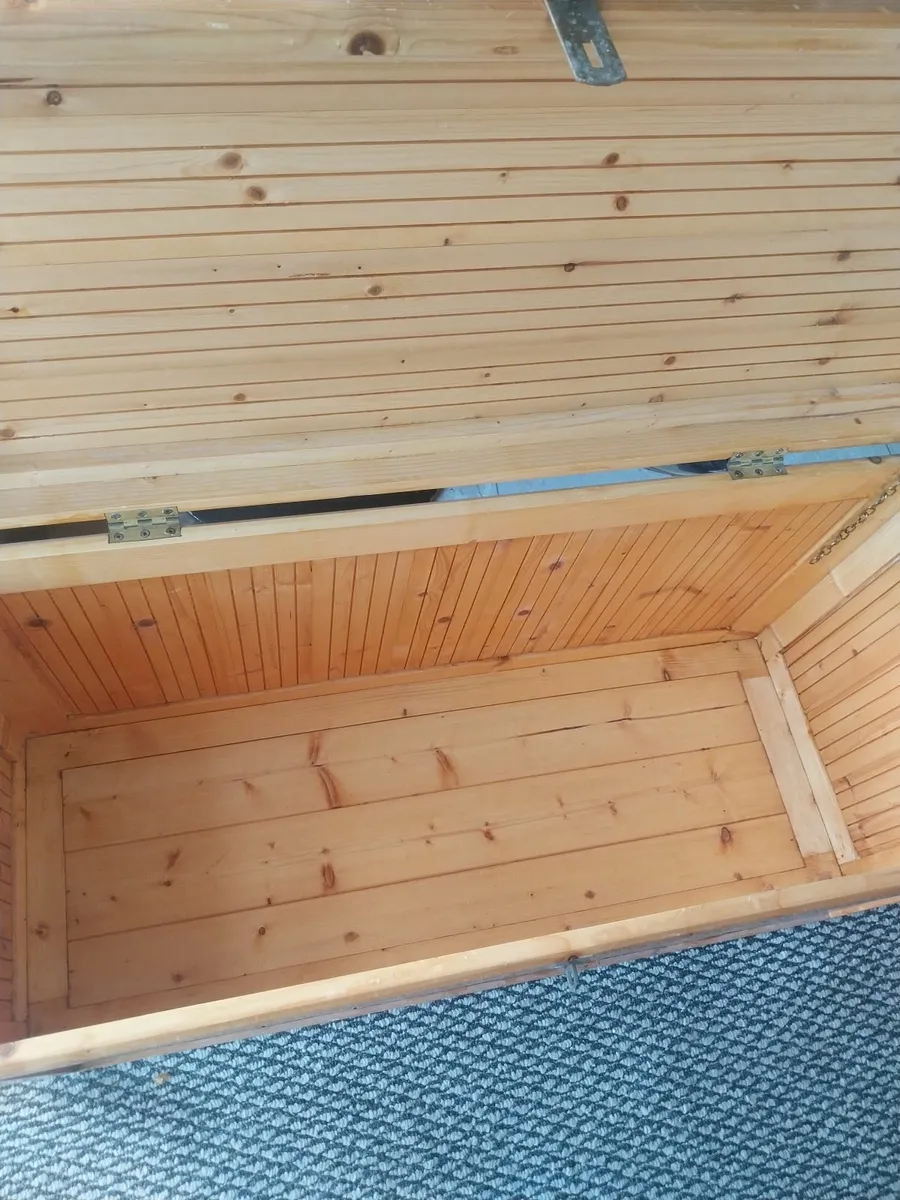 Blanket box - Image 1