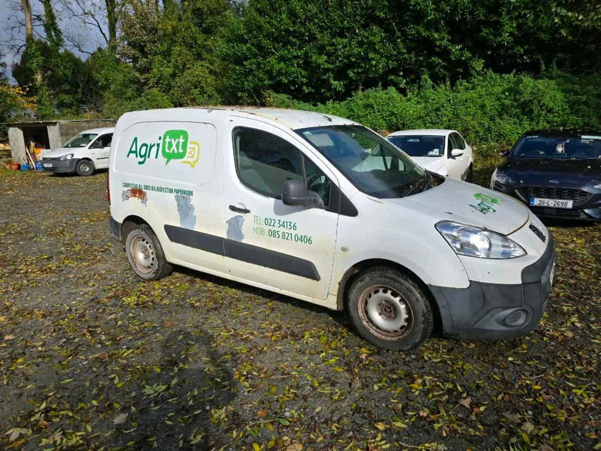 2011 Peugeot Partner - Image 2