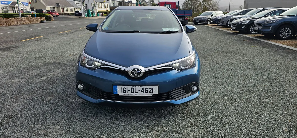 Toyota Auris 1.6 D-4D Luna 2016 - Image 1