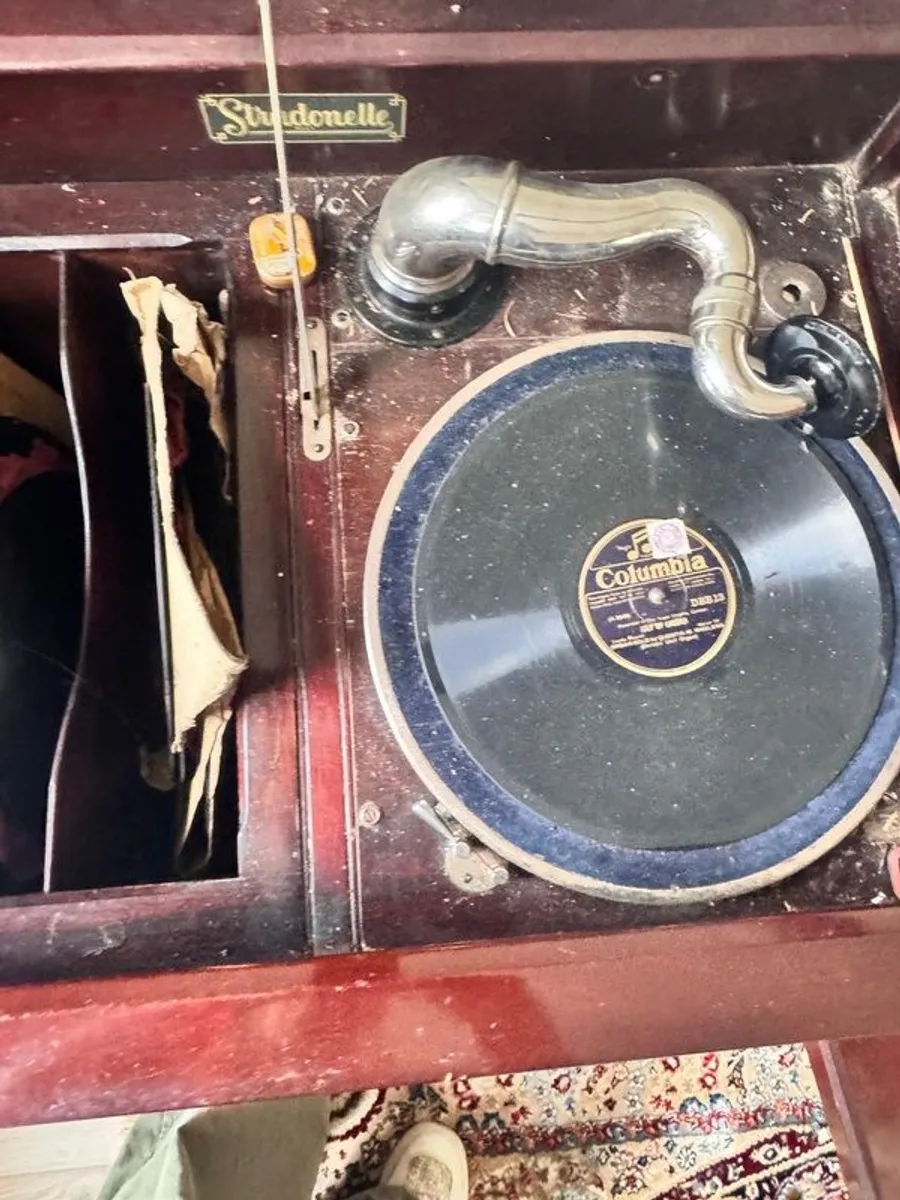 Stradonelle Mahogany Record player - Image 3