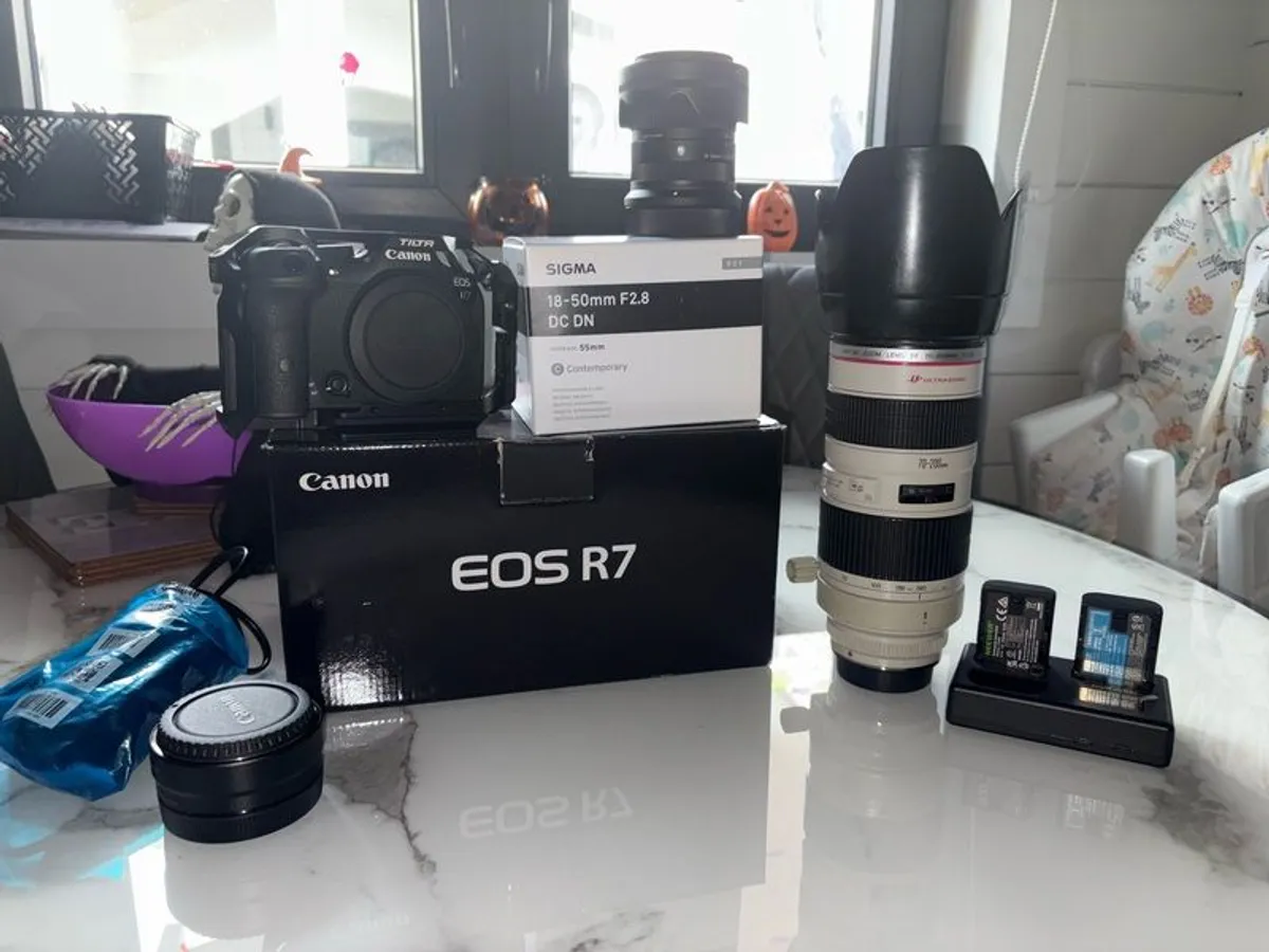 Canon Eos R7 Bundle Low Shutter Count !! - Image 1
