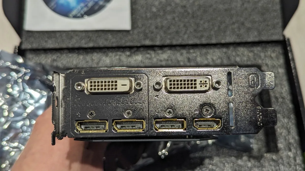 Gigabyte NVIDIA GeForce GTX 960 4GB WindForce Grap - Image 2