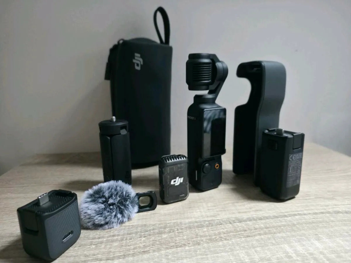 DJI POCKET 3 COMBO WITH 2 YERAS WARRANTY - Image 1