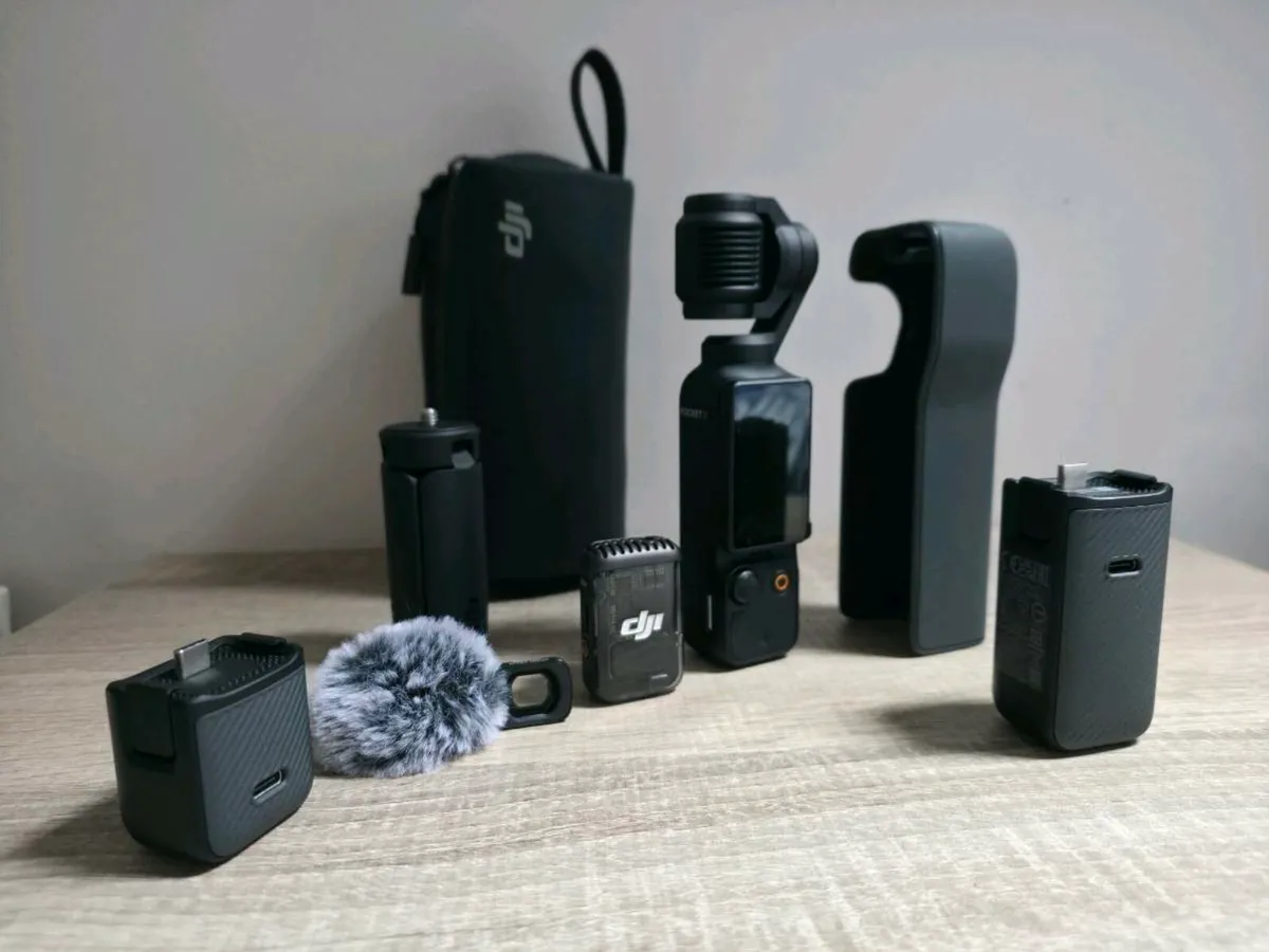 DJI POCKET 3 COMBO WITH 2 YERAS WARRANTY - Image 2