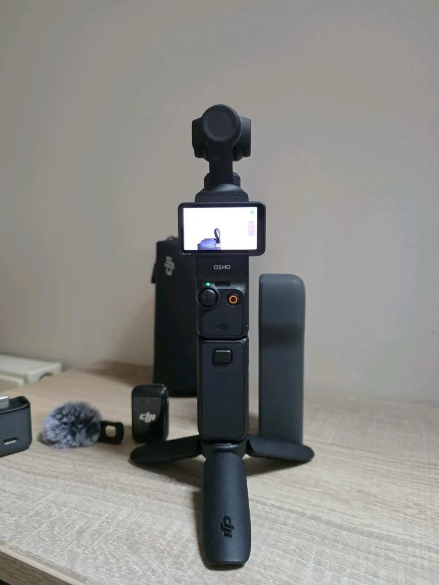 DJI POCKET 3 COMBO WITH 2 YERAS WARRANTY - Image 3