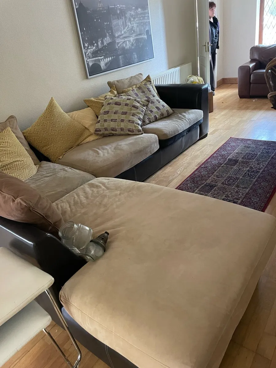 Sofa Free - Image 2