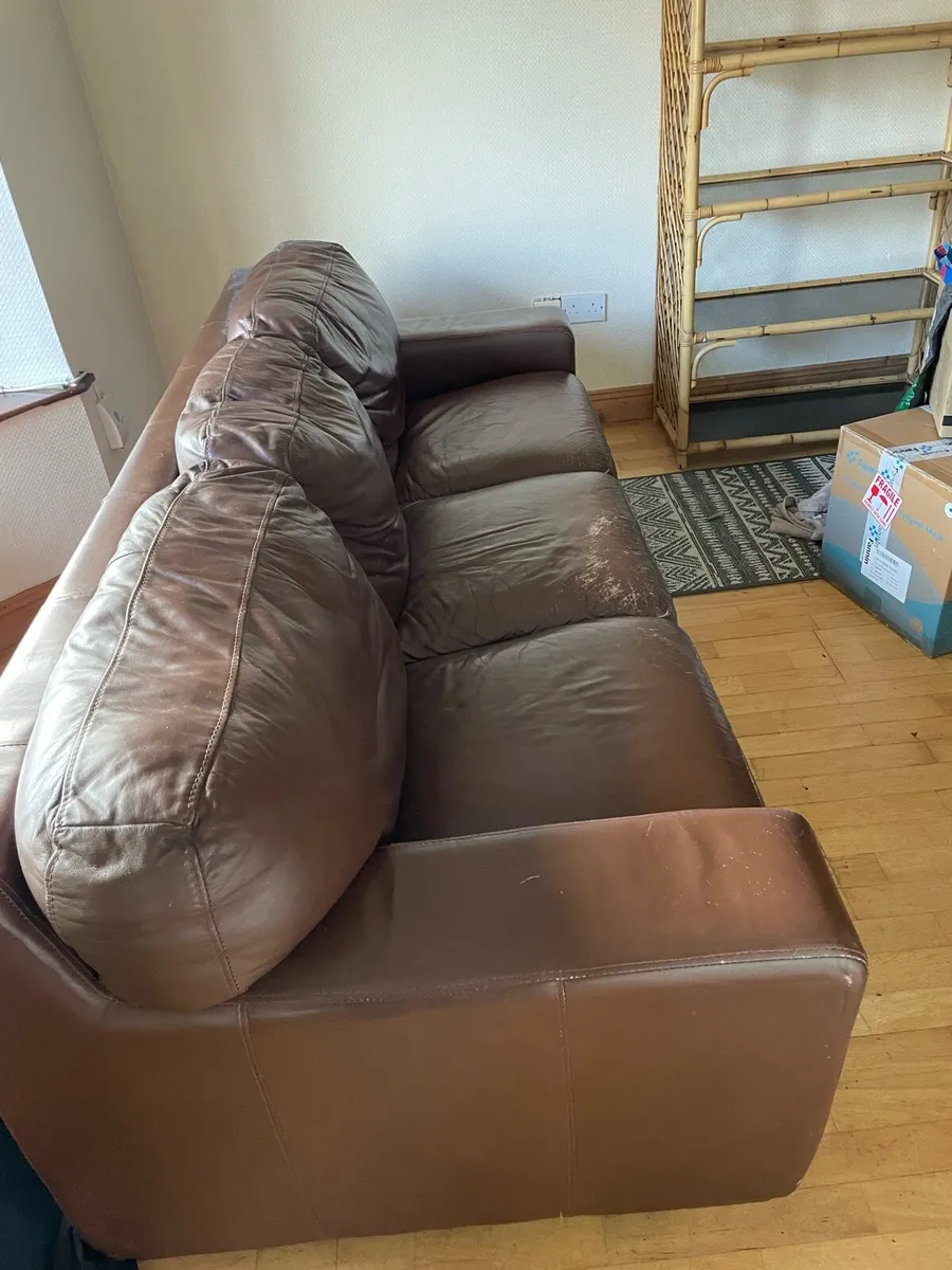 Sofa Free - Image 4