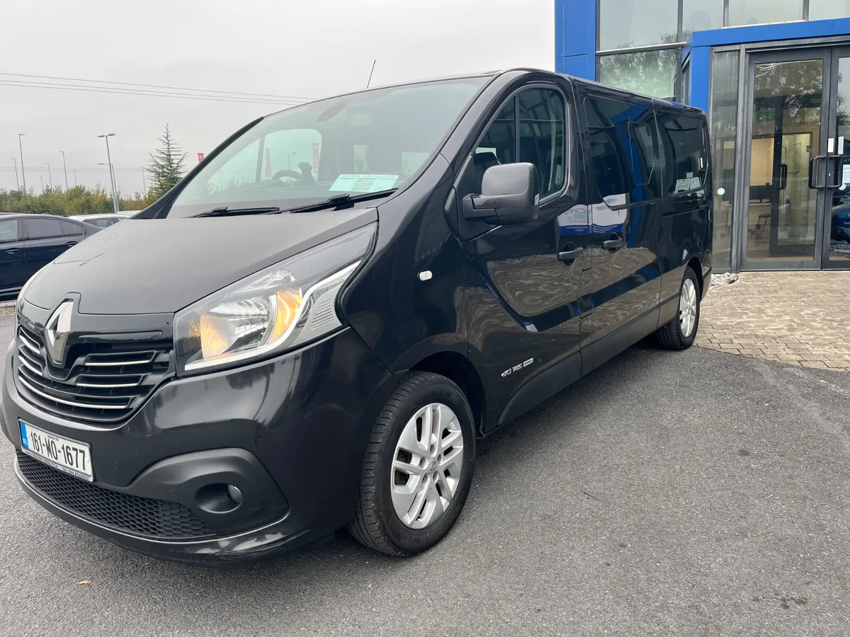 Renault Trafic Wheelchair Accessible - Image 3