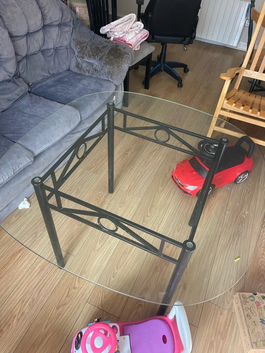 Dining  glass Table Free - Image 1