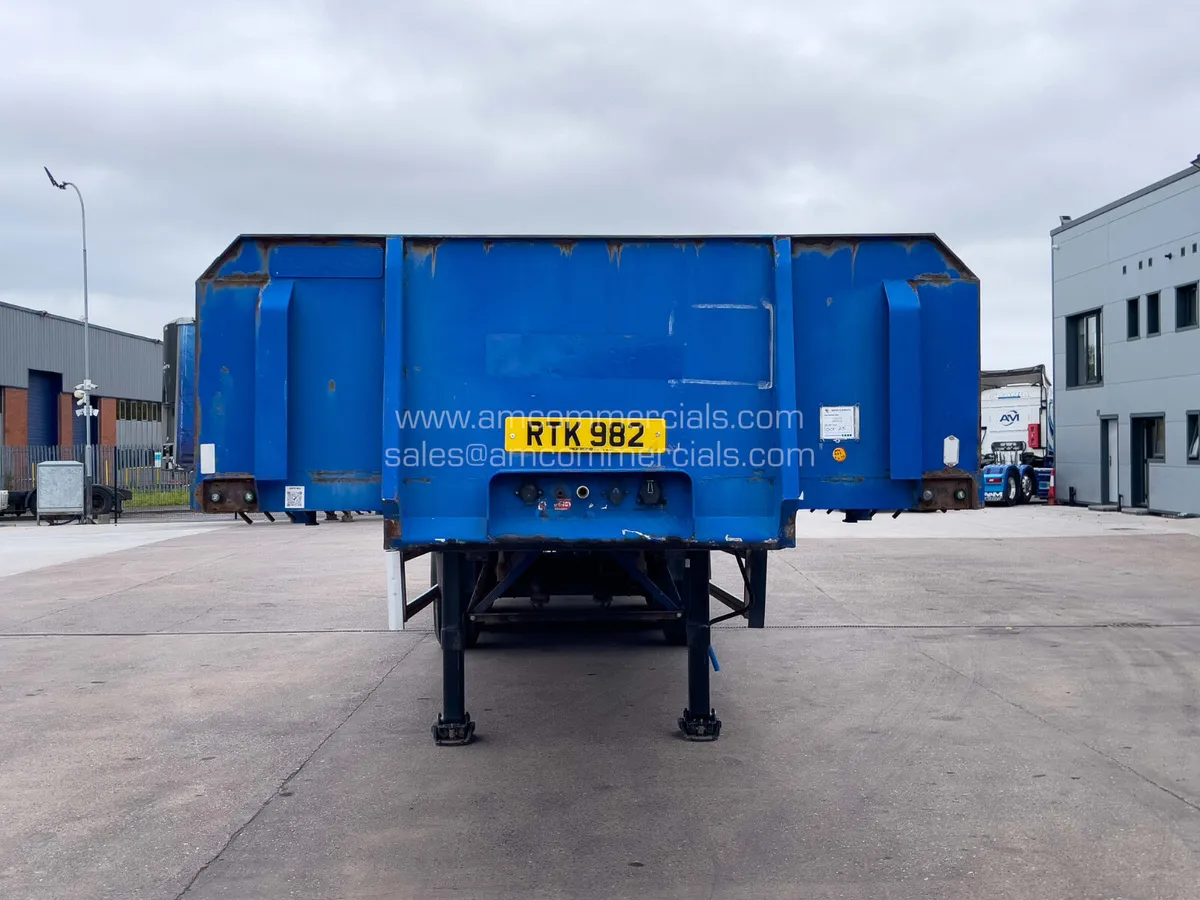2008 DENNISON FLATBED TRI AXLE TRAILER - Image 2