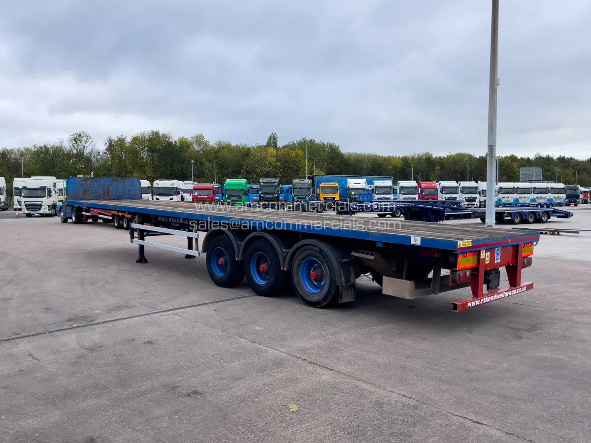 2008 DENNISON FLATBED TRI AXLE TRAILER - Image 4