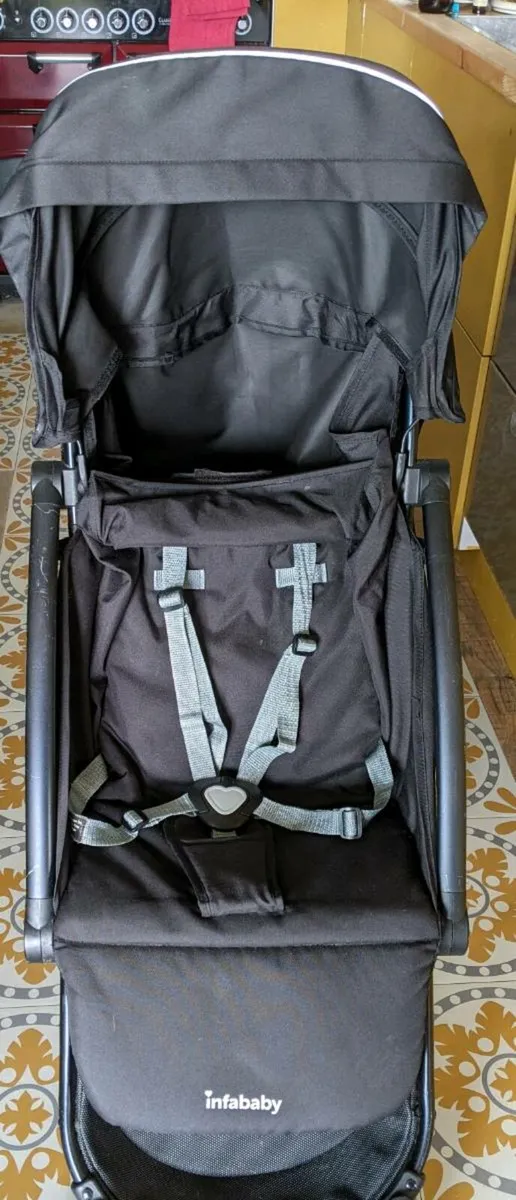 Easi fold Infababy Pram - Image 1