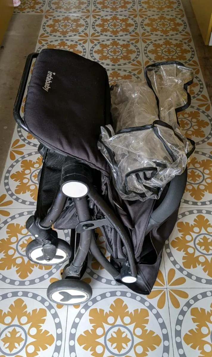 Easi fold Infababy Pram - Image 3