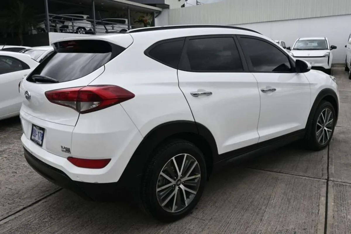 Hyundai Tucson Right hand side doors 2015-2020 - Image 1