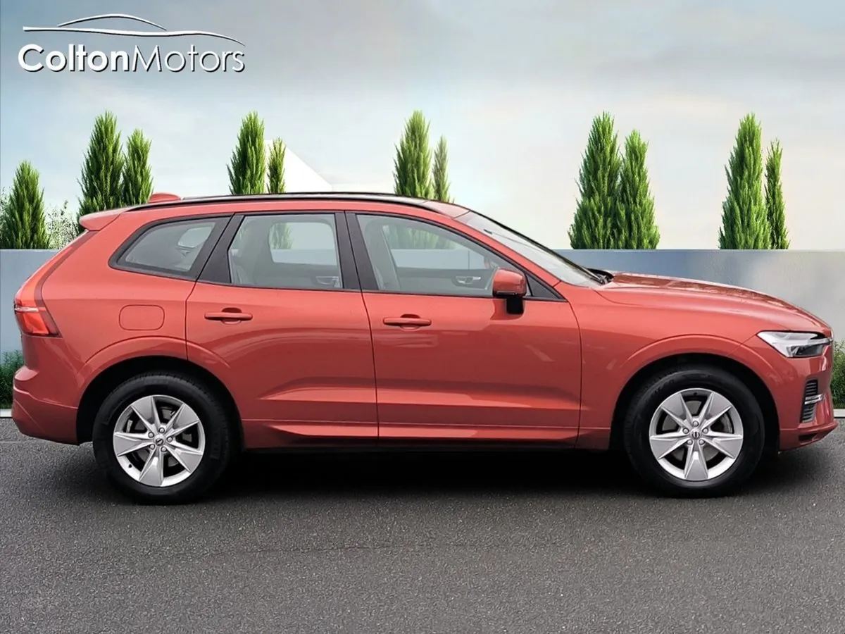 Volvo XC60 Momentum B4 Mhev DSL (197hp) - Image 3