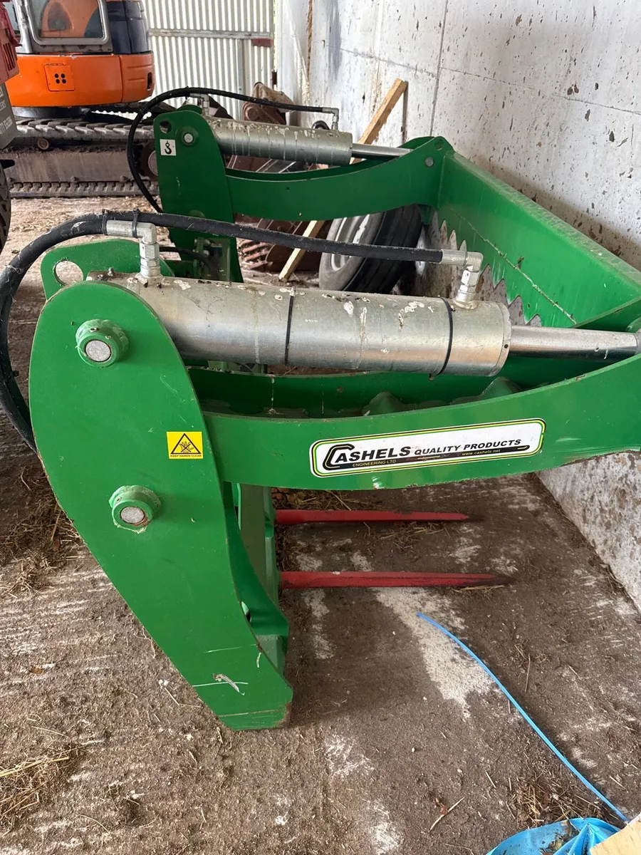 Cashels Bale Splitter - Image 3