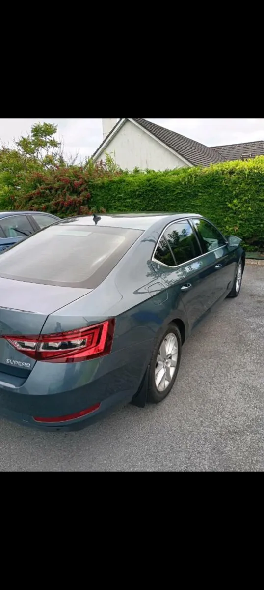 Skoda Superb automatic - Image 4