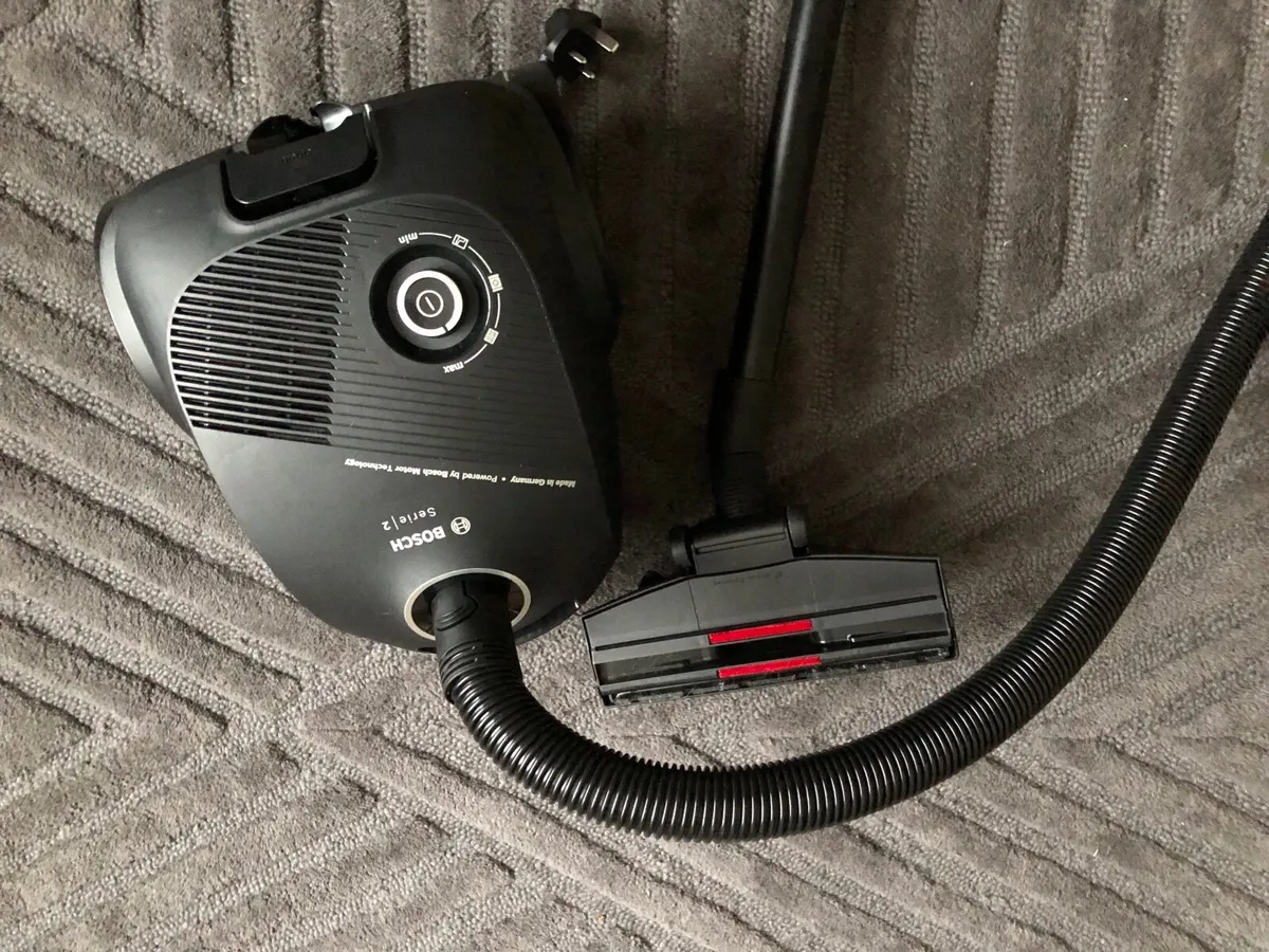 Vacuum cleaner - Image 2
