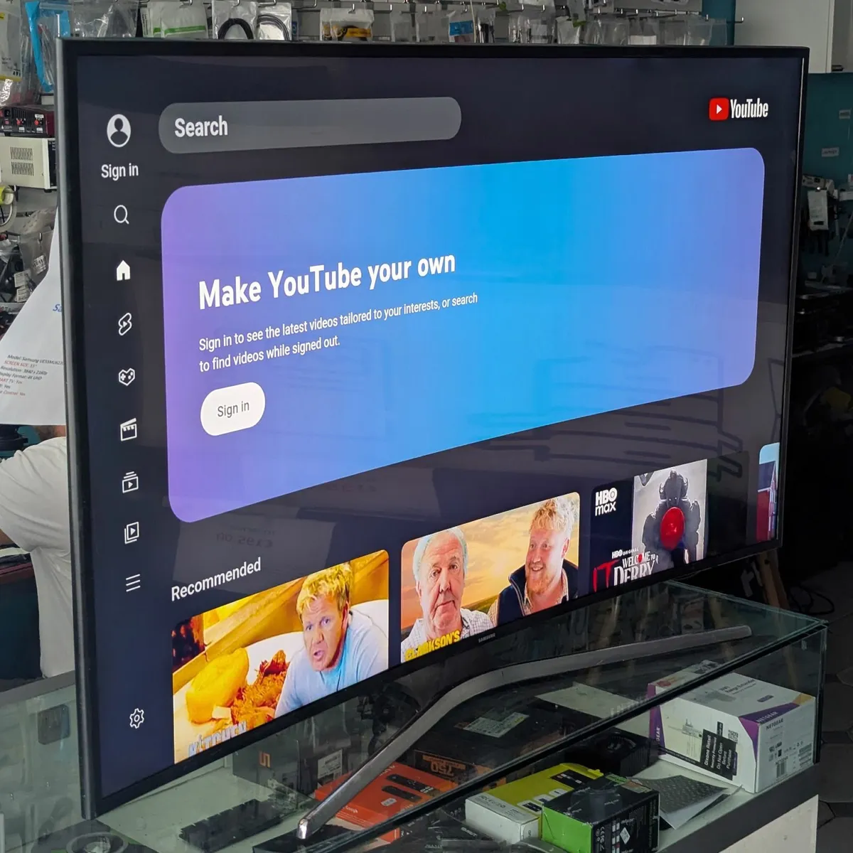Samsung UE55MU6220 55" Curved 4K Ultra HD - Image 1