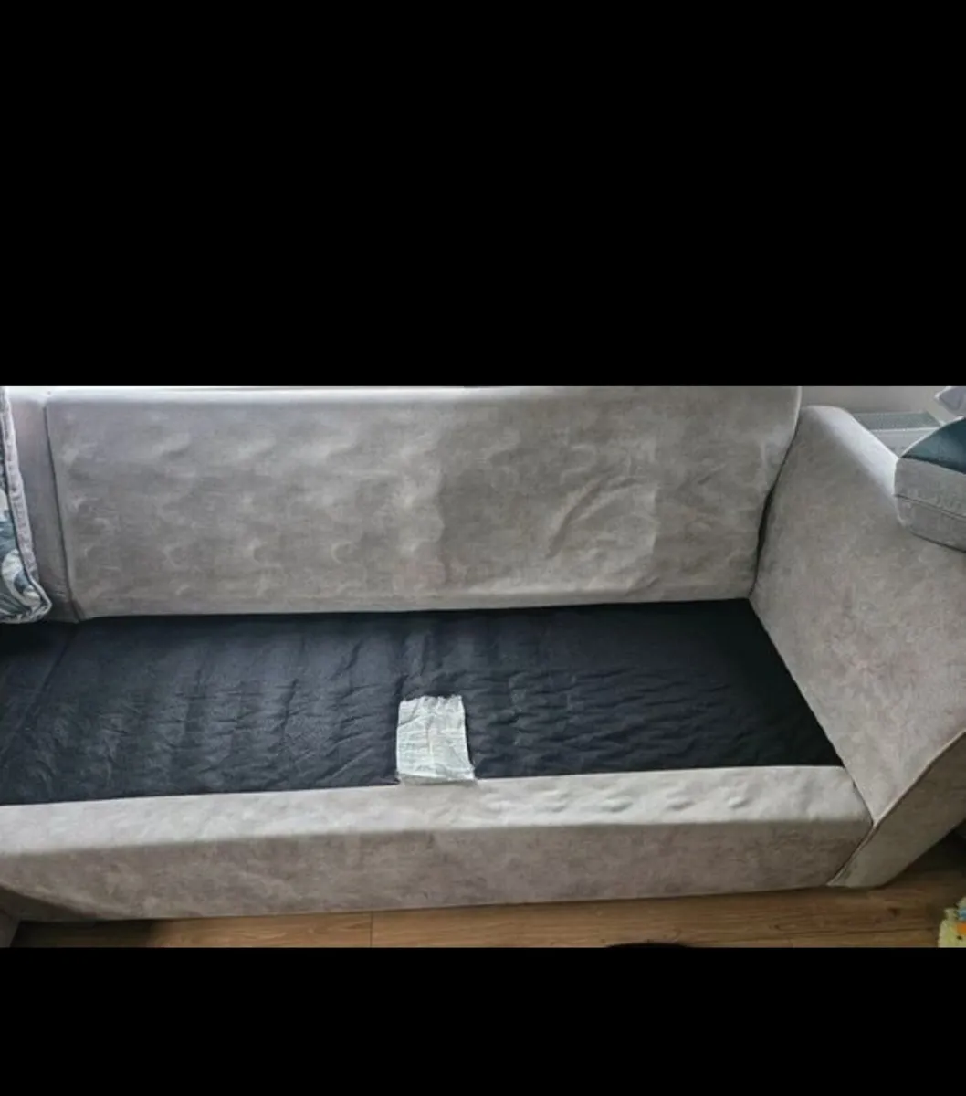 L shape coner couch and footstool - Image 4