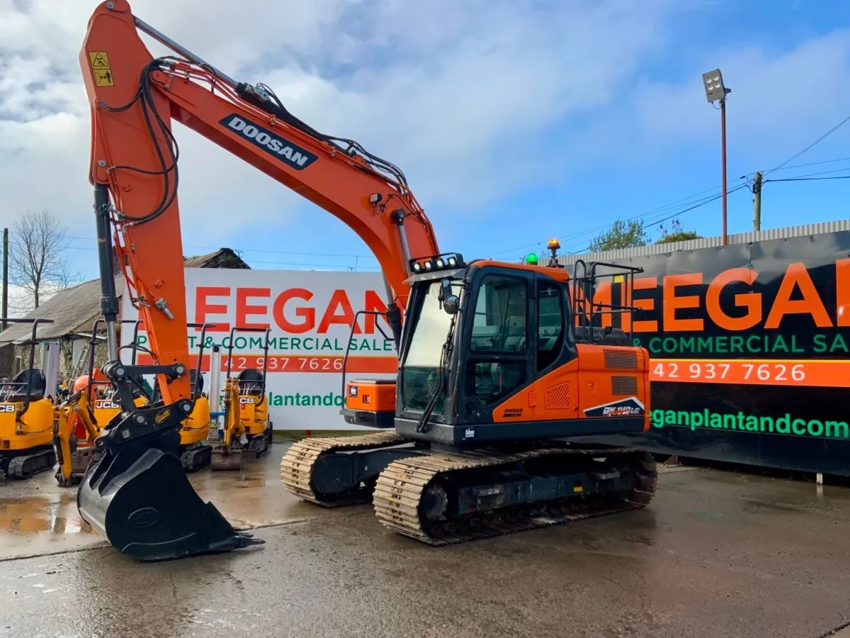 2022 DOOSAN Dx140LC TRACK MACHINE......3925hrs - Image 1