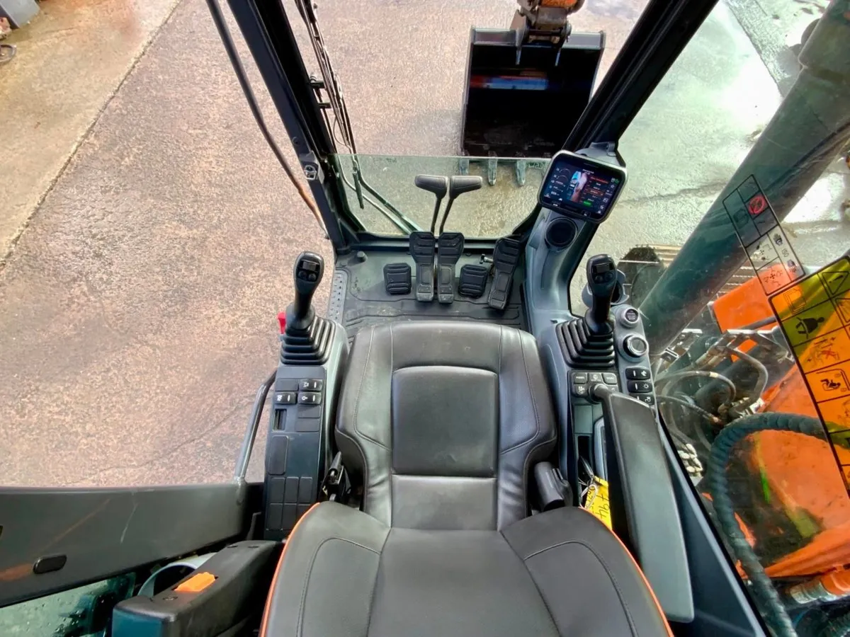 2022 DOOSAN Dx140LC TRACK MACHINE......3925hrs - Image 4