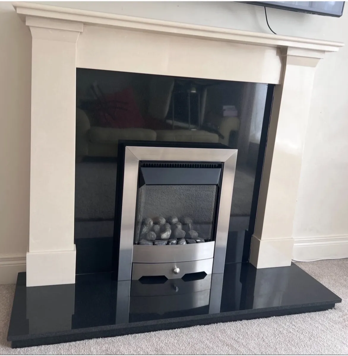 Fireplace, hearth, surround and  gas fire - Image 2
