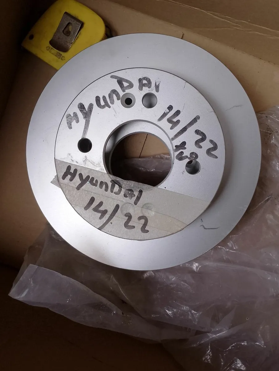 Hyundai kia front brake discs four stud - Image 1