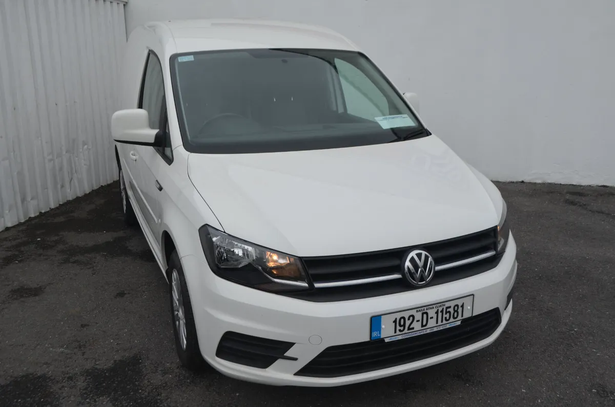 ONE OWNER-ONLY 79,000 KMS-PRICE INCLUDES VAT - Image 3