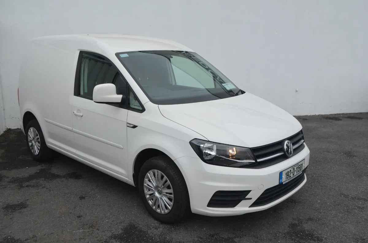 ONE OWNER-ONLY 79,000 KMS-PRICE INCLUDES VAT - Image 2