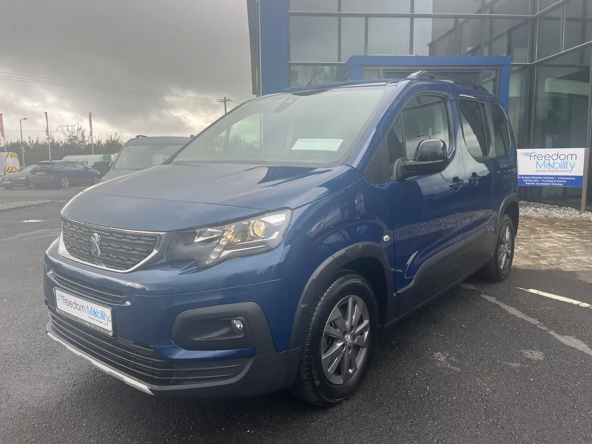 Peugeot Rifter Wheelchair Accessible - Image 3