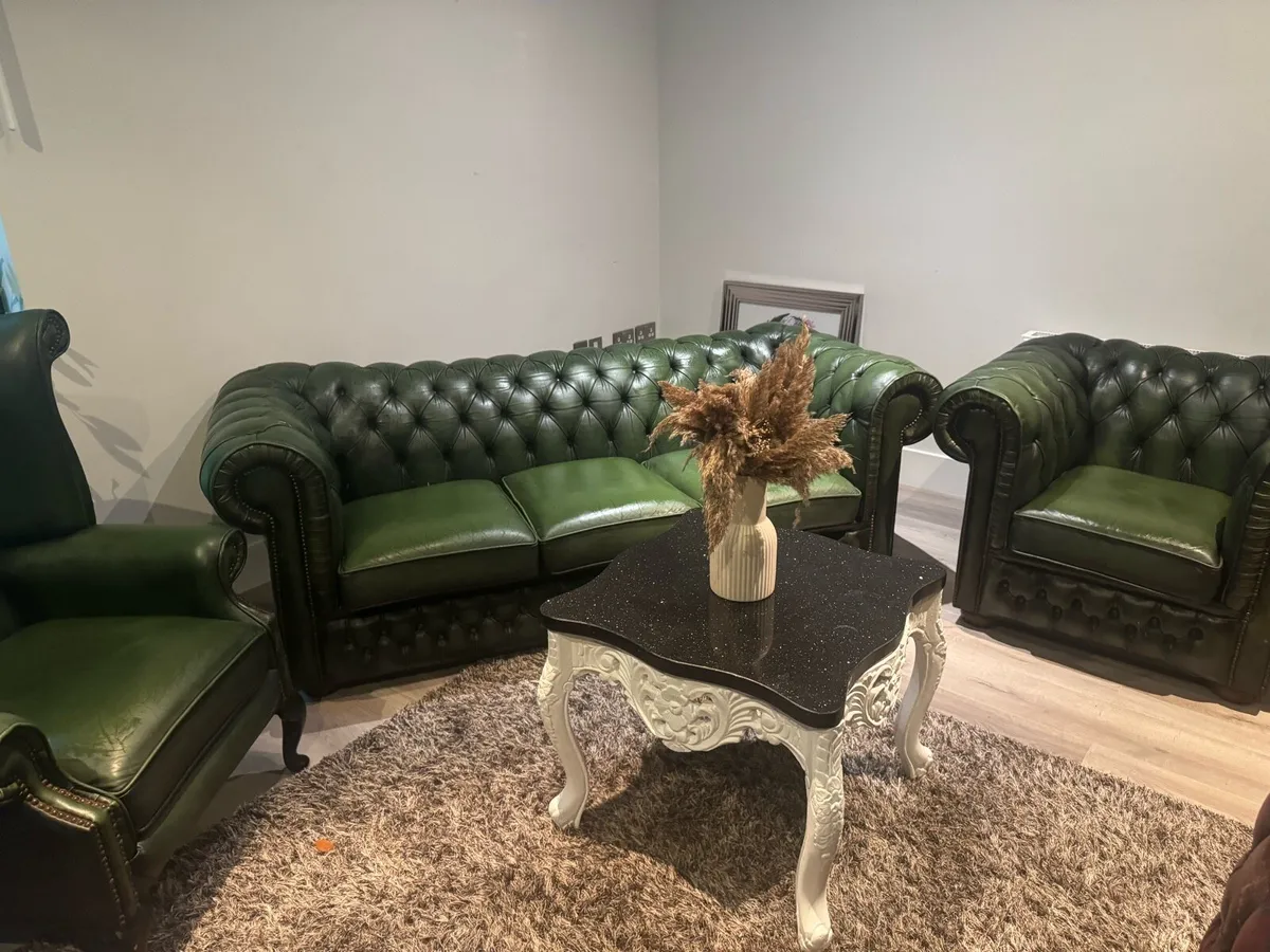 Chesterfield 3-1-2m1 seater suite - Image 2