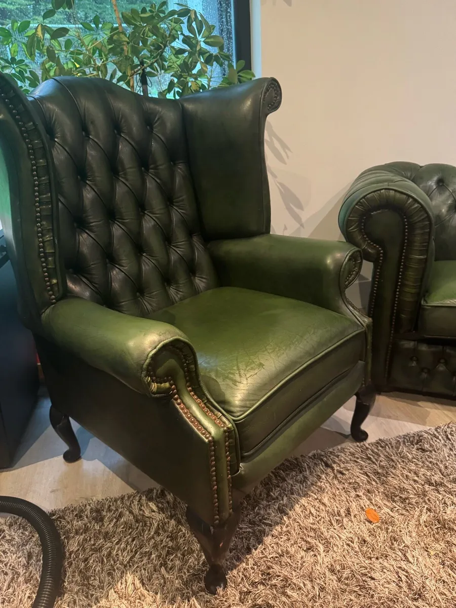 Chesterfield 3-1-2m1 seater suite - Image 3