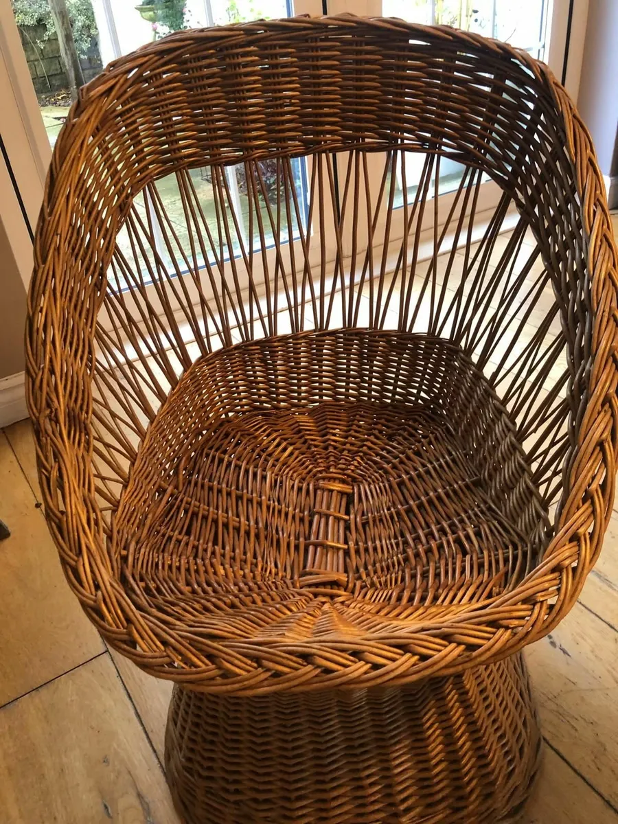 Small wicker chair - Image 2