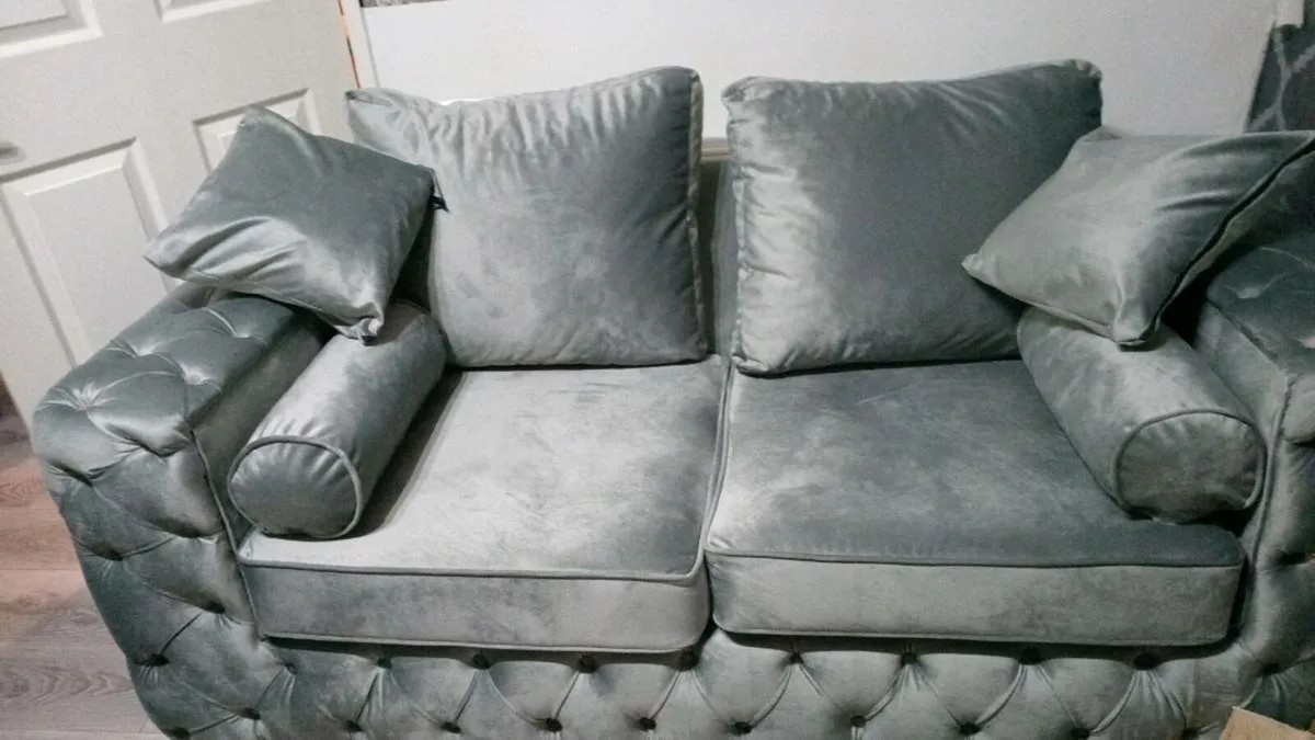 BRAND NEW2 seater silver plush velvet Chester sofa - Image 1