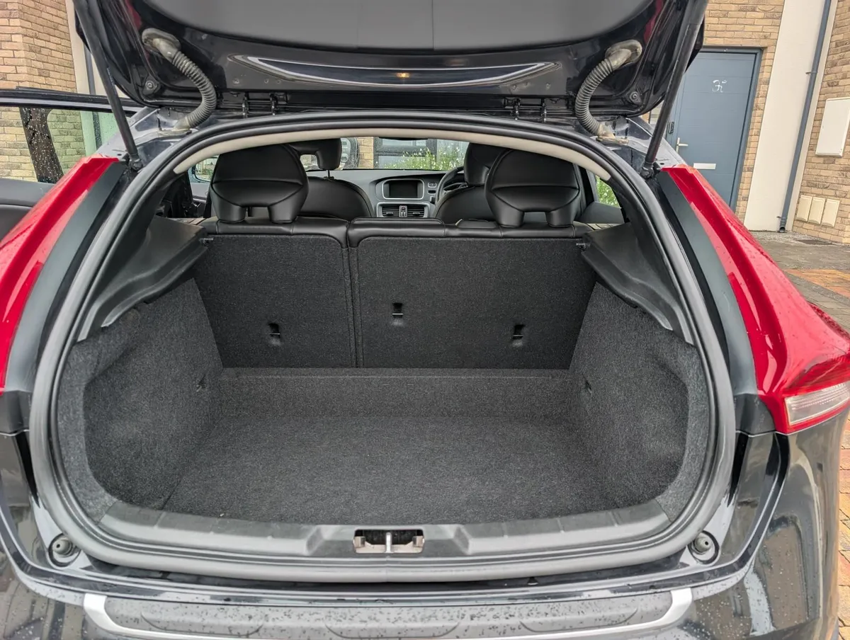 Volvo V40 2017 - Image 3