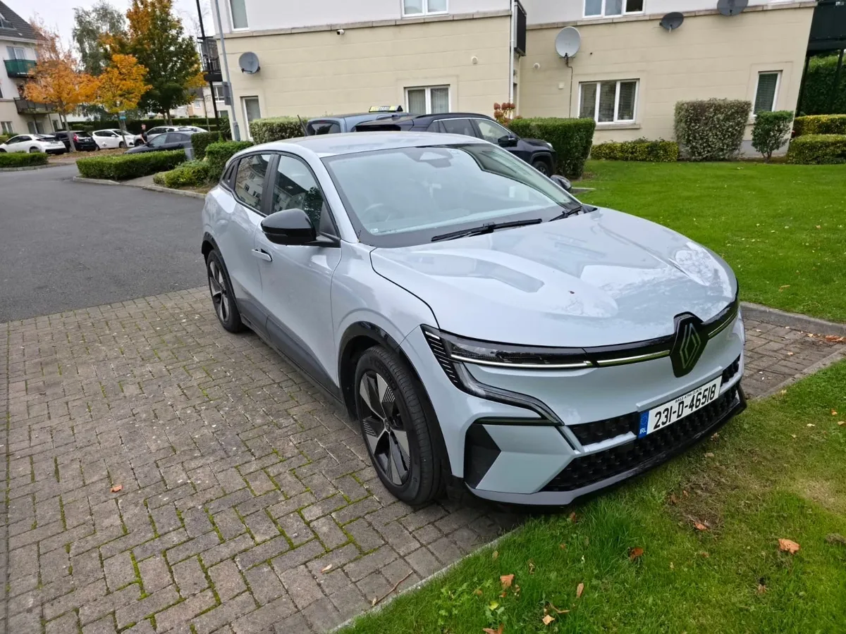 Renault Megane 2023 - long range model - Image 1
