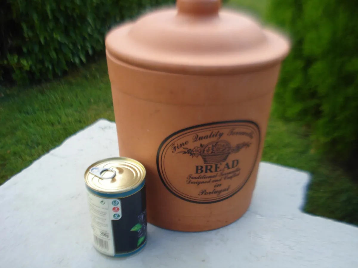 VINTAGE  STYLE TERRACOTTA BREAD BIN. - Image 4