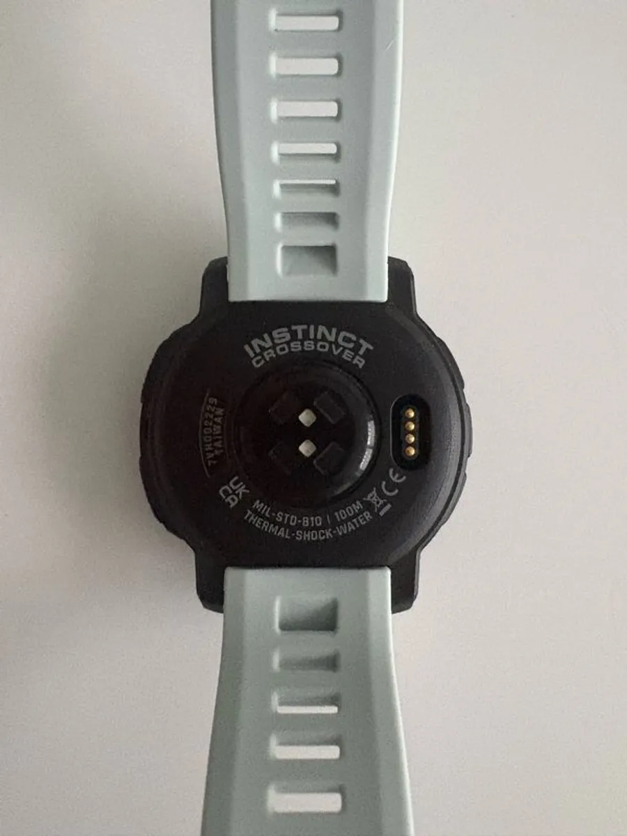 GARMIN Instinct Crossover SOLAR - Image 4