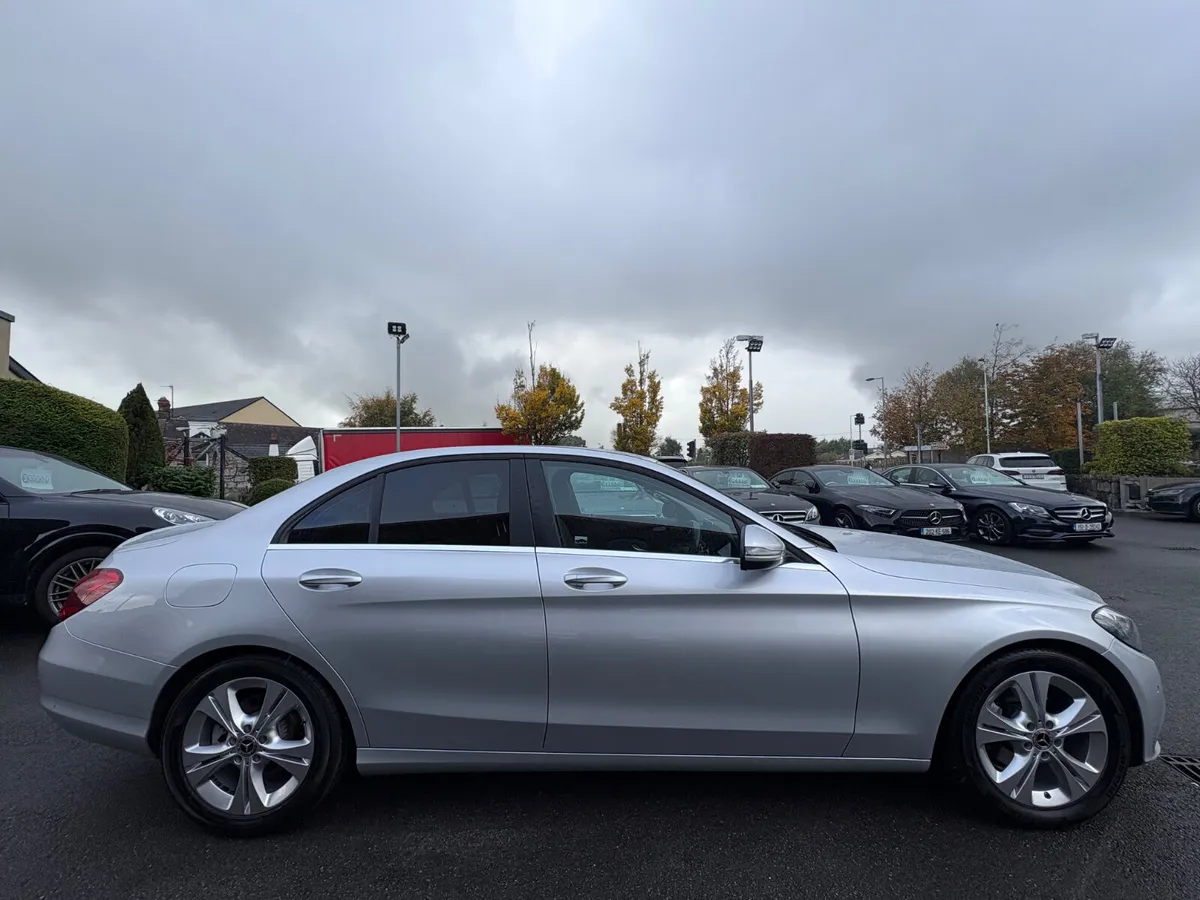 182 Mercedes-Benz C220d Auto Executive *Low Kils* - Image 4